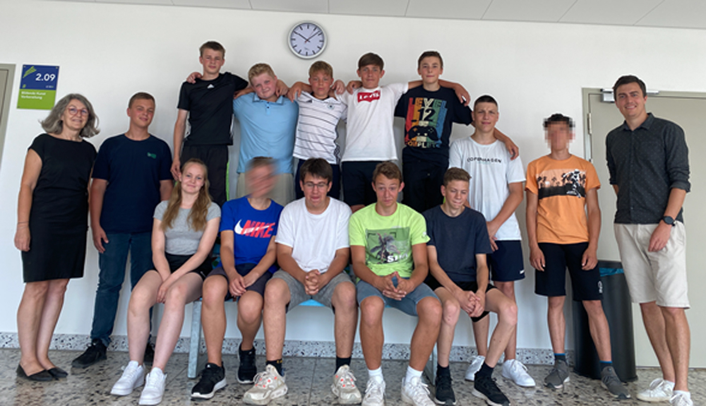 Die Teilnehmenden der TECademy freuen sich über den erfolgreichen Projektabschluss Die Teilnehmenden der TECademy freuen sich über den erfolgreichen Projektabschluss