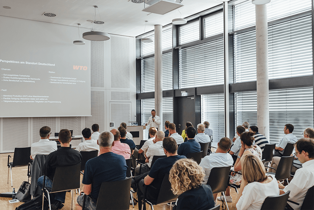 Voller Saal Kickoff Zukunftswerkstatt