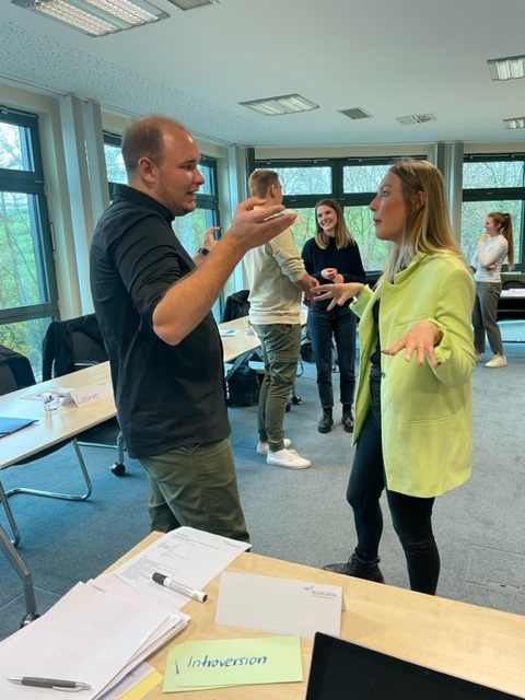 Präsenzseminar zu überfachlichen Themen und Peer-Learning